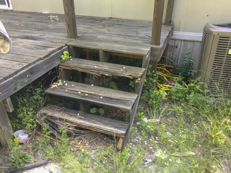 Stair Railing Repair Costs — Cost of Stair Railing Repair